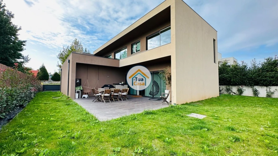 Moradia T3 para Venda em Agrela Foto 7