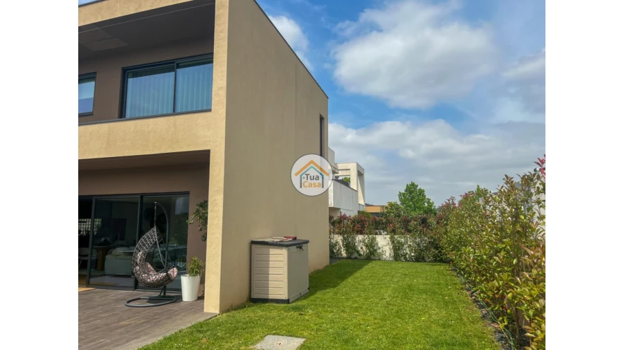 Moradia T3 para Venda em Agrela Foto 64