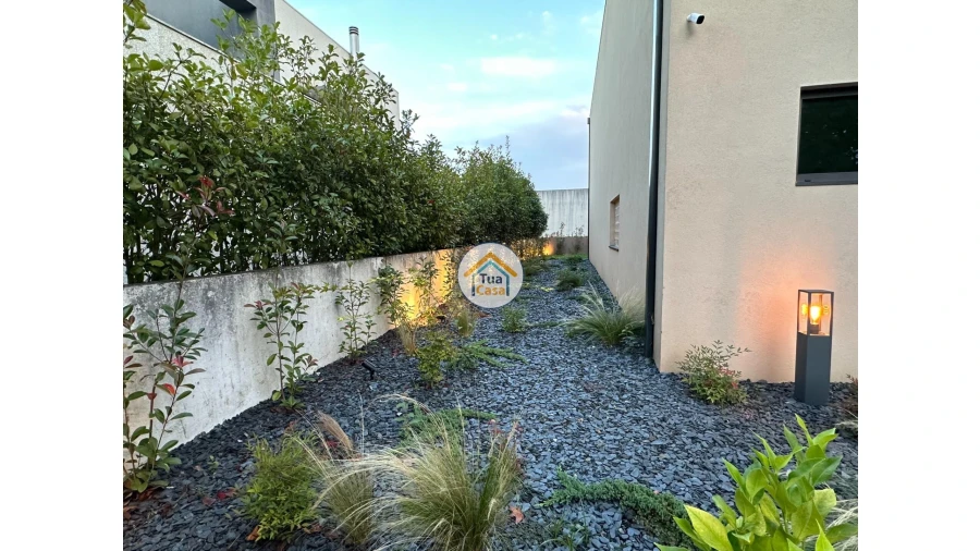 Moradia T3 para Venda em Agrela Foto 31