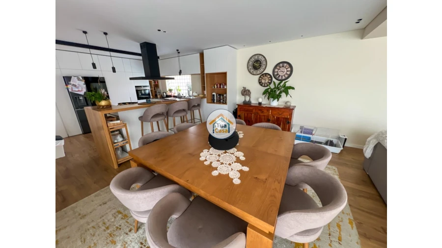 Moradia T3 para Venda em Agrela Foto 47