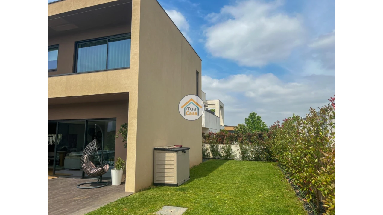 Moradia T3 para Venda em Agrela Foto 64