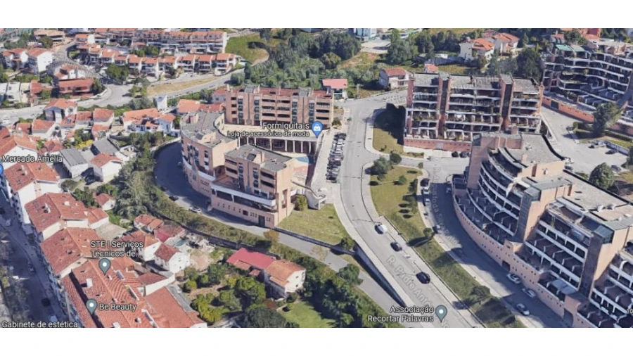 Garagem para Venda em Santo Antonio dos Olivais Foto 1