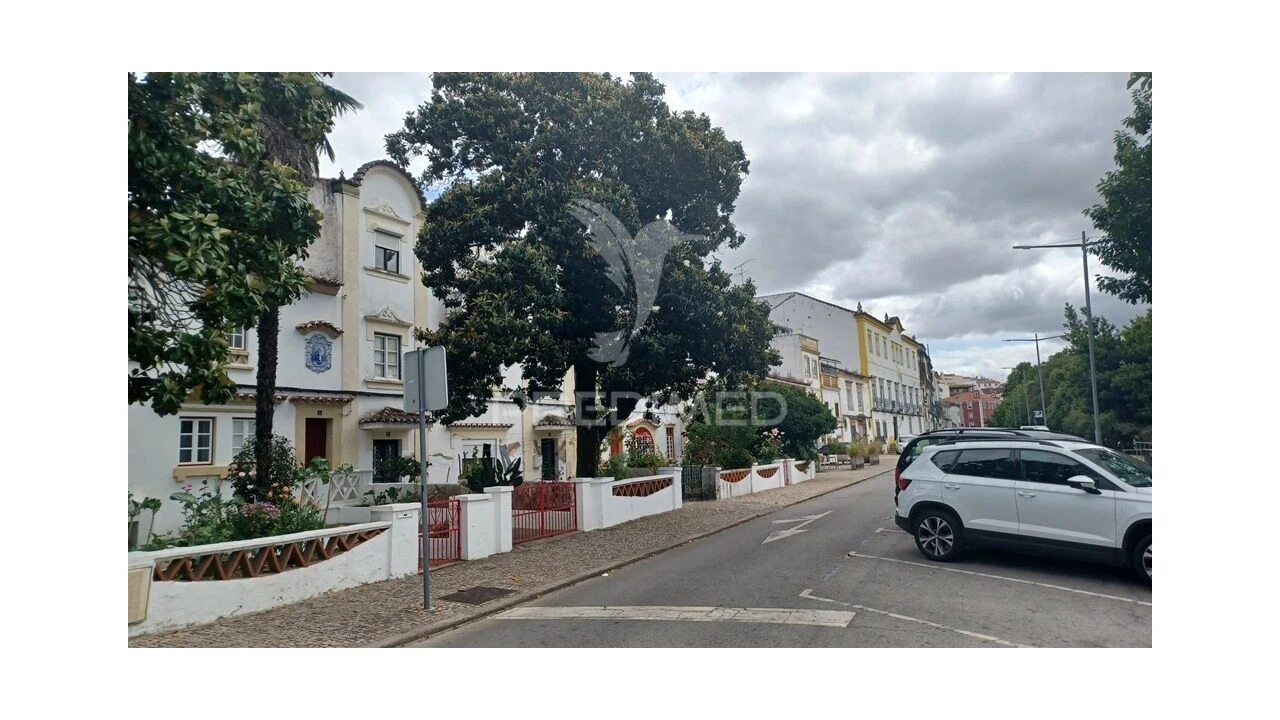 Moradia T8 para Venda em Ribeira de Nisa e Carreiras Foto 2