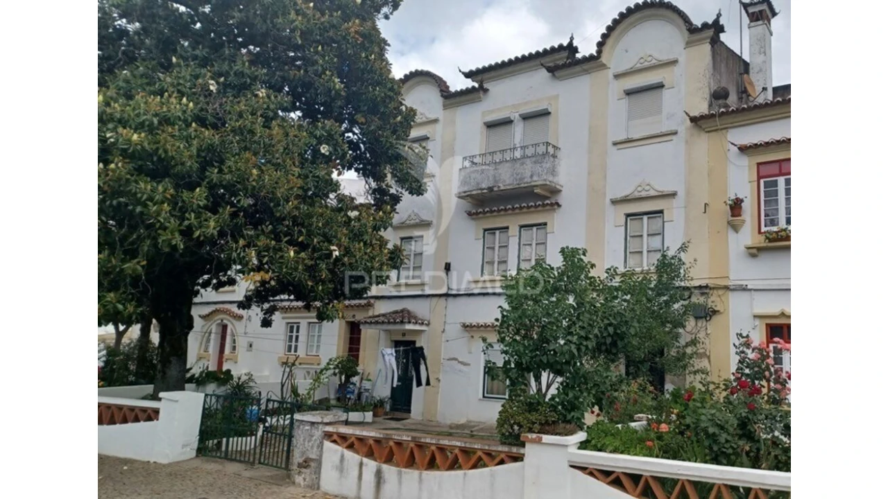 Moradia T8 para Venda em Ribeira de Nisa e Carreiras Foto 1