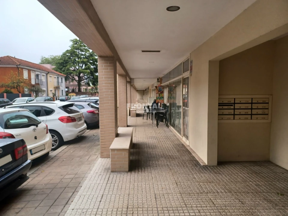 Loja para Venda em Ramalde Foto 2