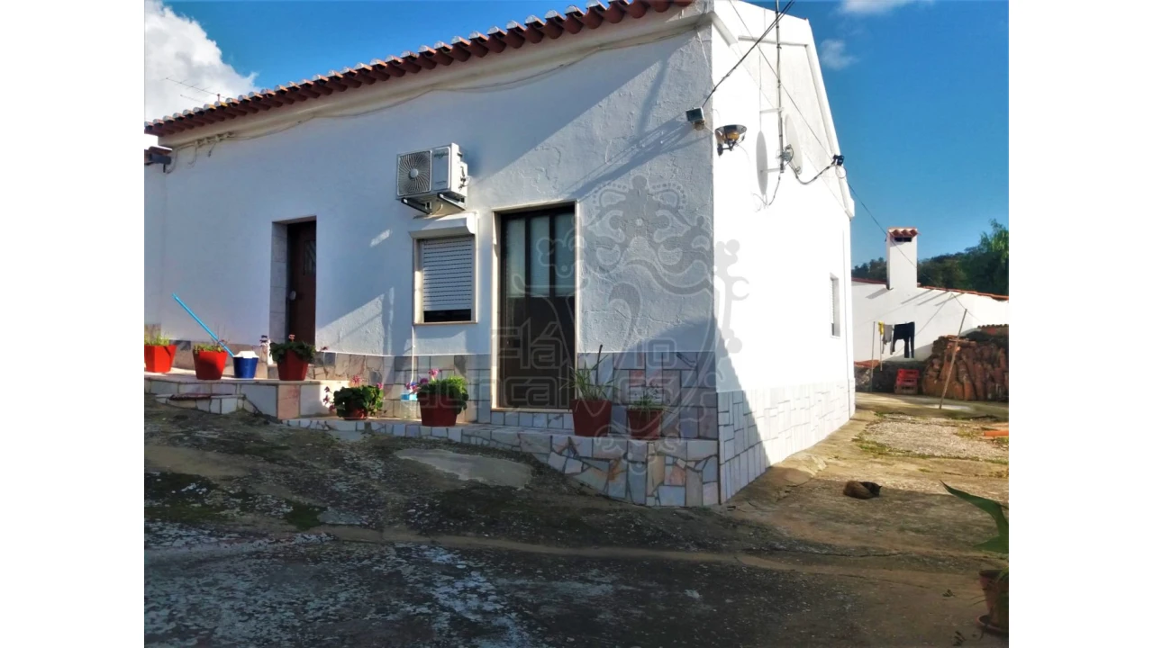 Moradia T3 para Venda em Gloria Foto 2