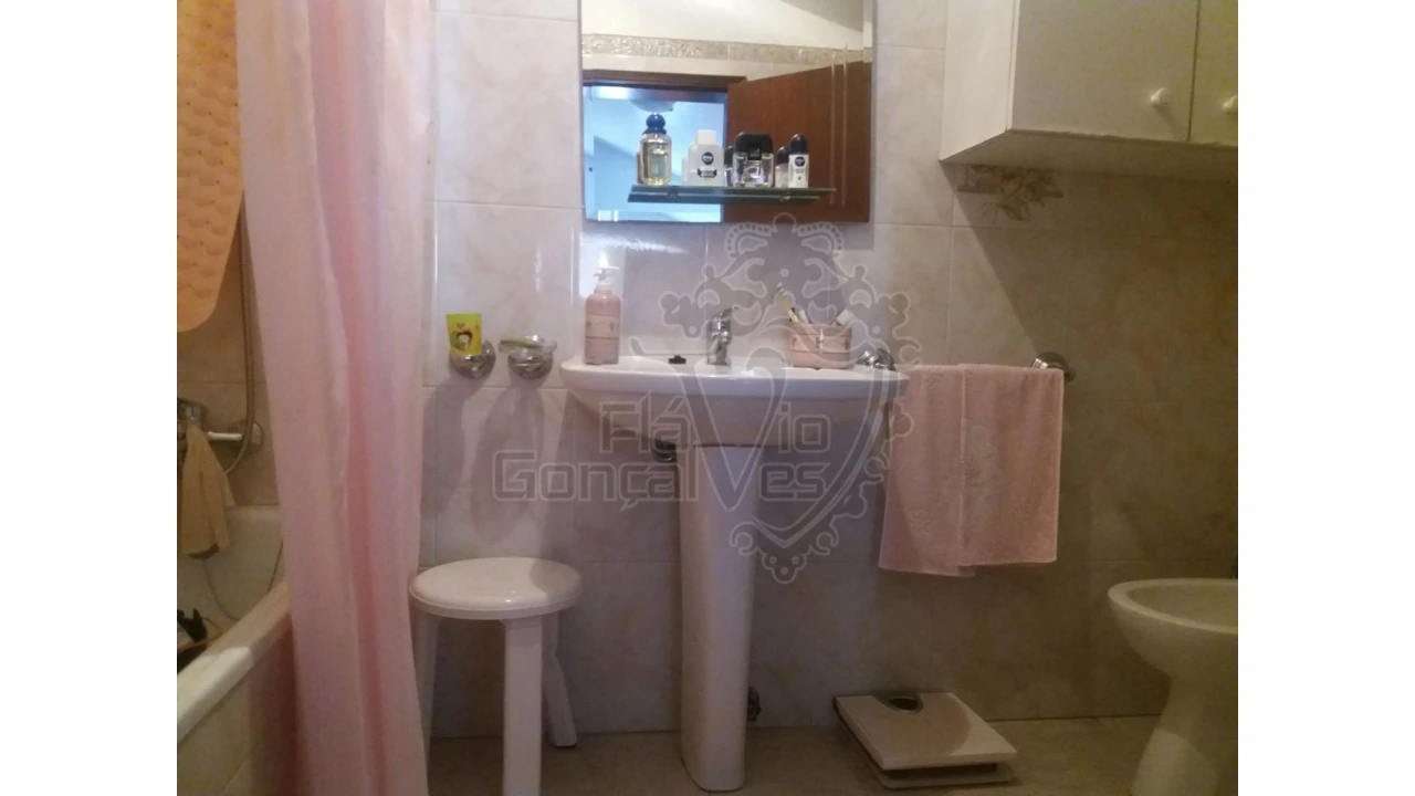 Moradia T3 para Venda em Gloria Foto 8