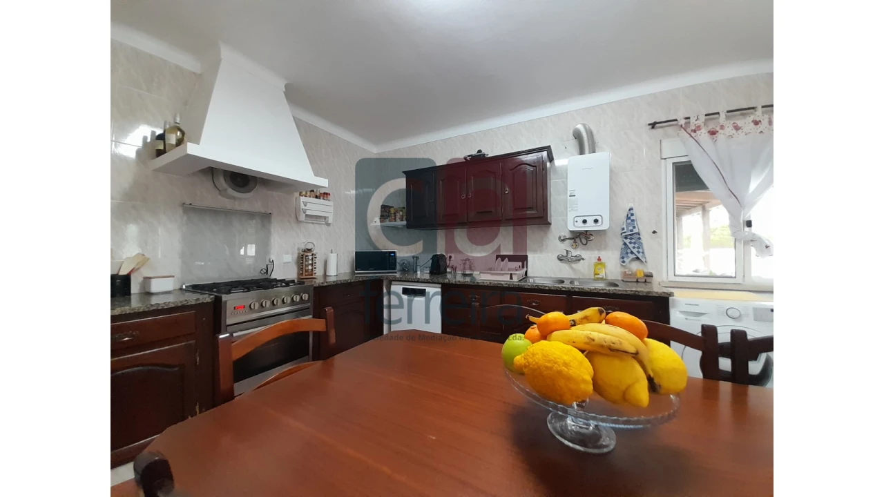 Moradia T4 para Venda em Almeirim Foto 4