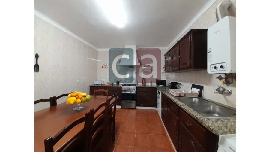 Moradia T4 para Venda em Almeirim Foto 3