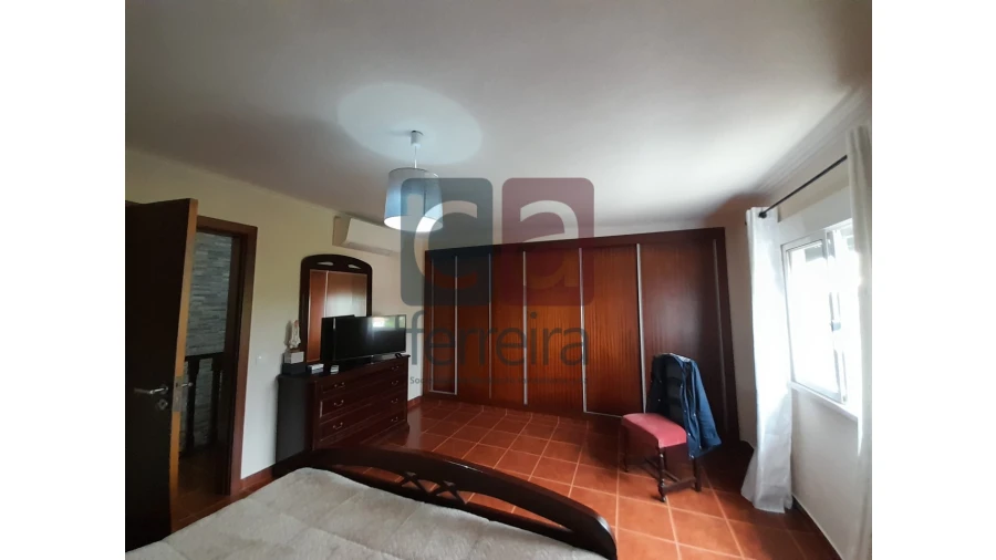 Moradia T4 para Venda em Almeirim Foto 24