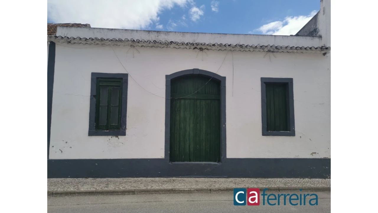 Armazém para Venda em Almeirim Foto 1