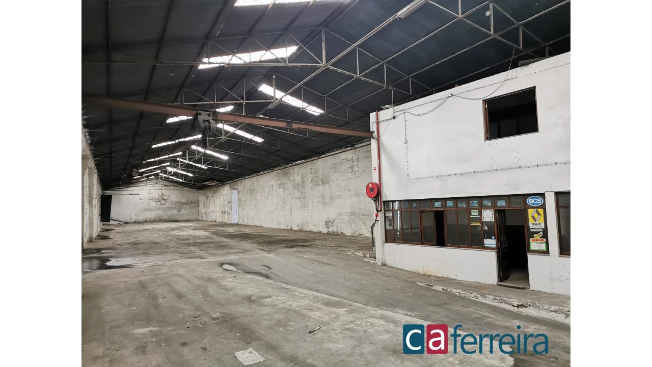 Armazém para Venda em Almeirim Foto 2