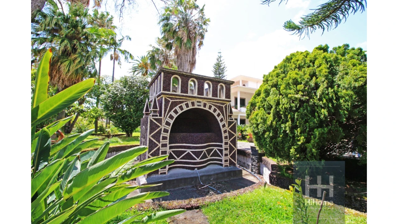 Moradia T6 para Venda em Santo Antonio Foto 13