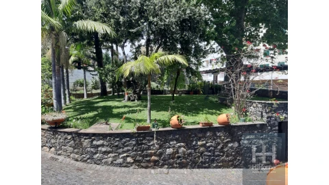 Moradia T6 para Venda em Santo Antonio