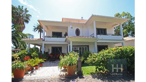 Moradia T6 para Venda em Santo Antonio