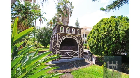 Moradia T6 para Venda em Santo Antonio