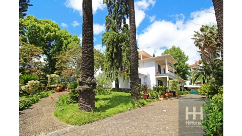 Moradia T6 para Venda em Santo Antonio