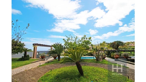 Moradia T6 para Venda em Santo Antonio