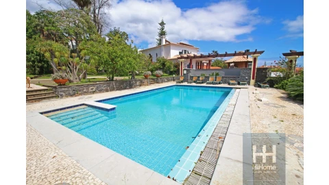 Moradia T6 para Venda em Santo Antonio