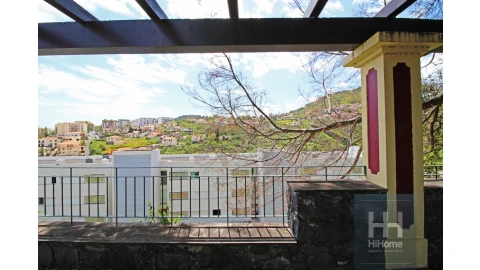 Moradia T6 para Venda em Santo Antonio