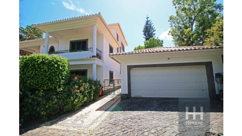 Moradia T6 para Venda em Santo Antonio