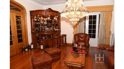 Moradia T6 para Venda em Santo Antonio