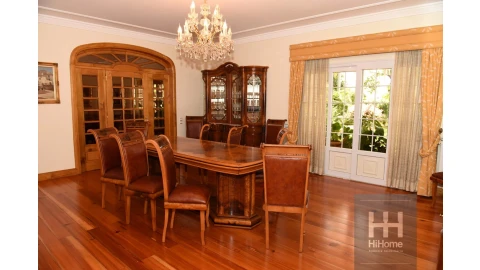 Moradia T6 para Venda em Santo Antonio