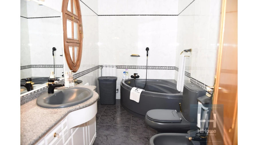 Moradia T6 para Venda em Santo Antonio Foto 34