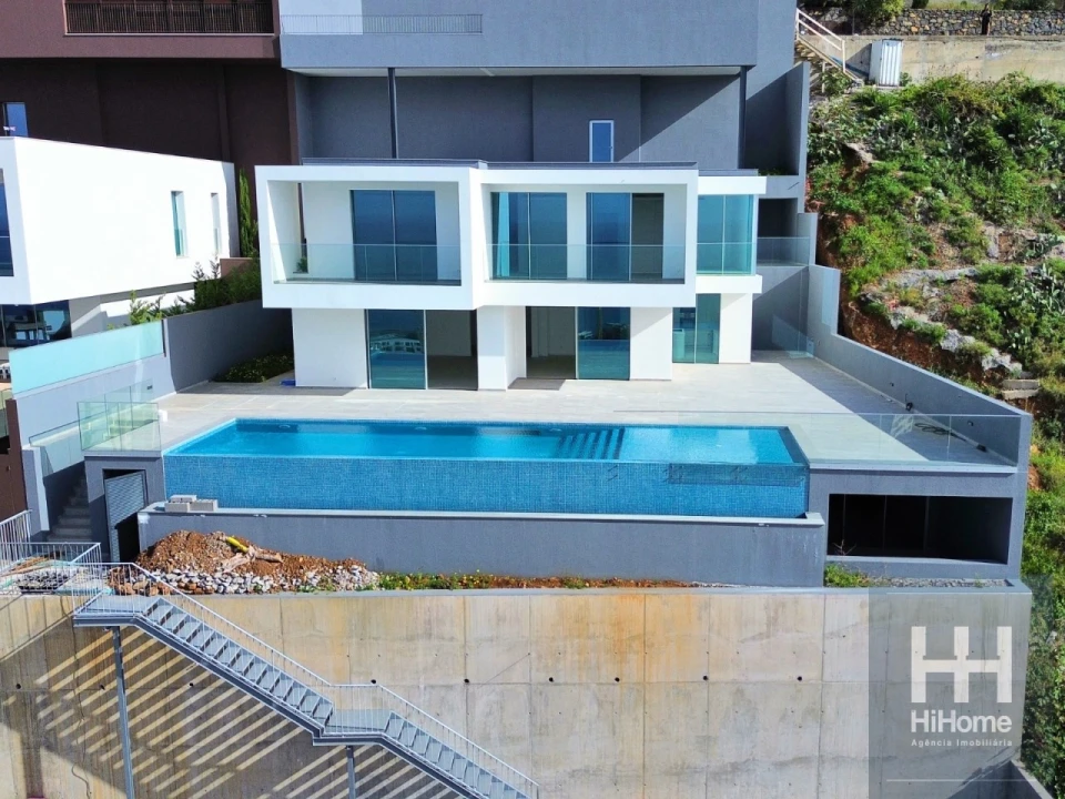 Moradia T4 para Venda em São Martinho Foto 7