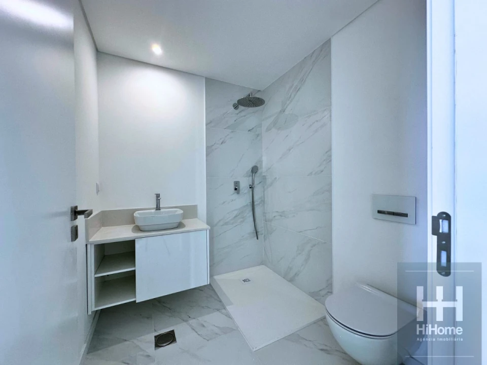 Moradia T4 para Venda em São Martinho Foto 27