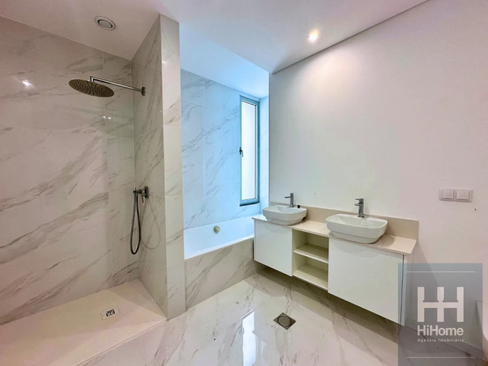 Moradia T4 para Venda em São Martinho Foto 38