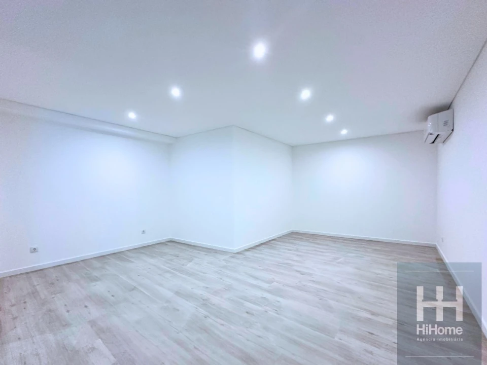 Moradia T4 para Venda em São Martinho Foto 48