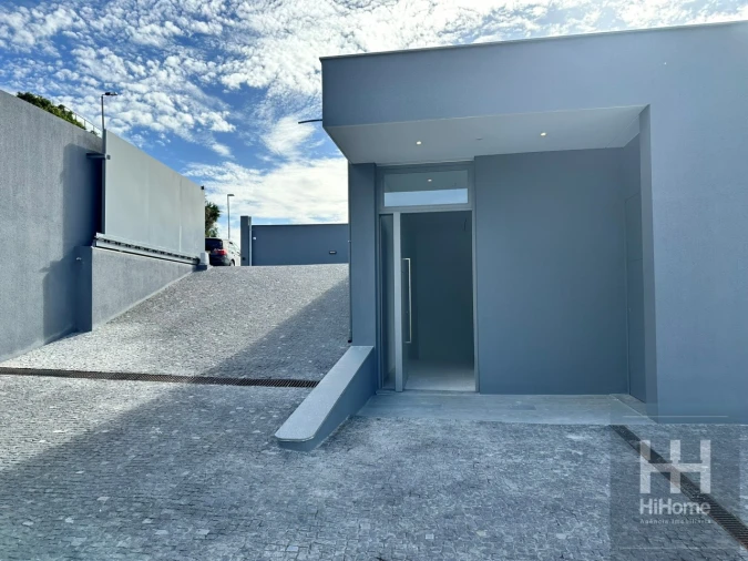 Moradia T4 para Venda em São Martinho Foto 17