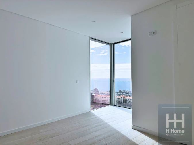 Moradia T4 para Venda em São Martinho Foto 25