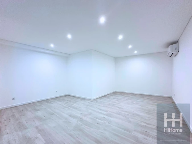 Moradia T4 para Venda em São Martinho Foto 48