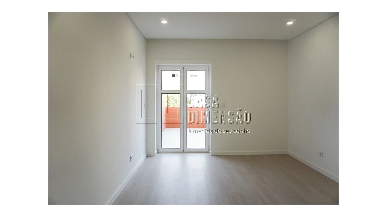Apartamento T2 para Venda em Venteira Foto 26