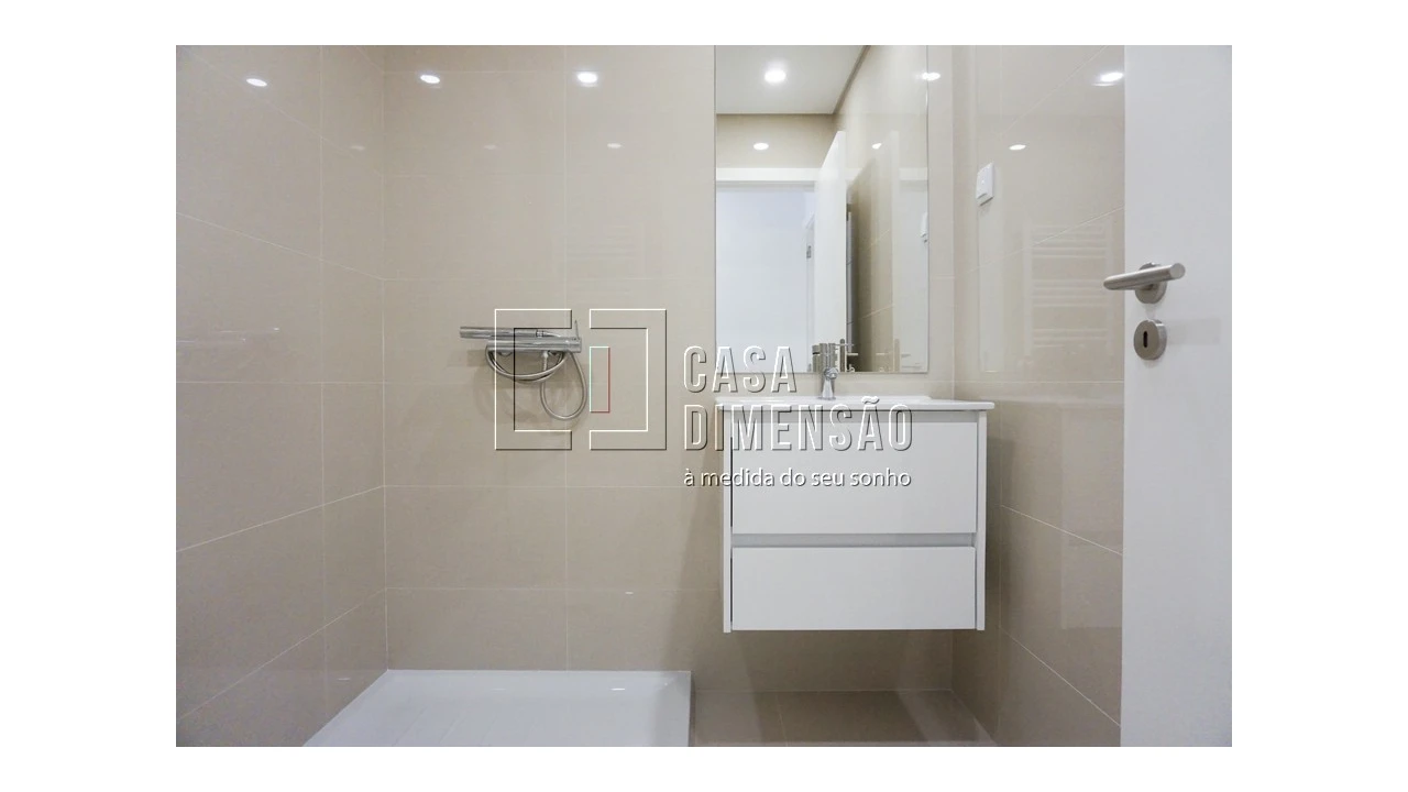 Apartamento T2 para Venda em Venteira Foto 29