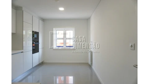 Apartamento T2 para Venda em Venteira