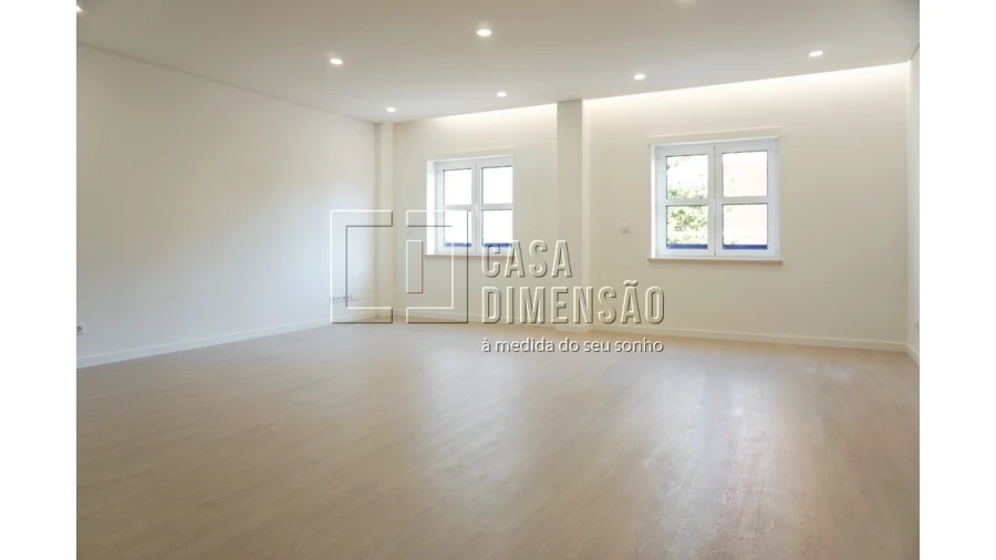 Apartamento T2 para Venda em Venteira Foto 3