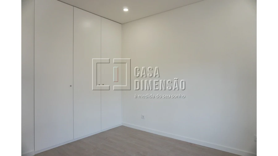 Apartamento T2 para Venda em Venteira Foto 23