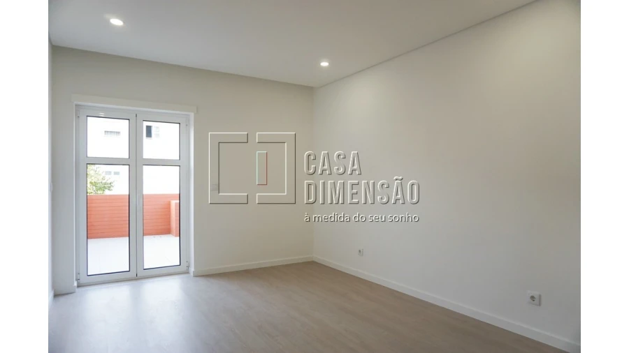 Apartamento T2 para Venda em Venteira Foto 25