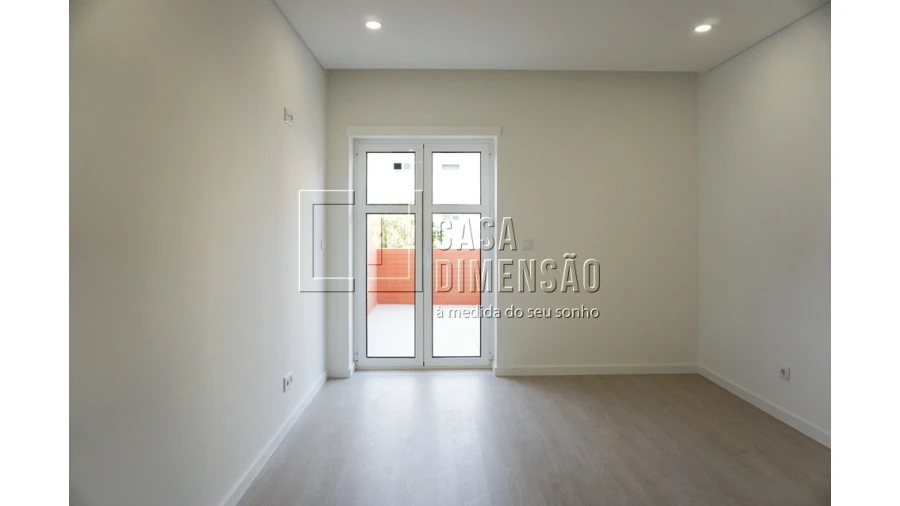 Apartamento T2 para Venda em Venteira Foto 26