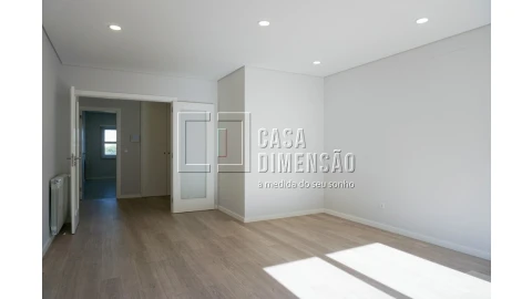 Apartamento T2 para Venda em Venteira