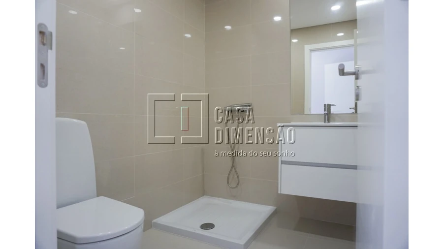 Apartamento T2 para Venda em Venteira Foto 22