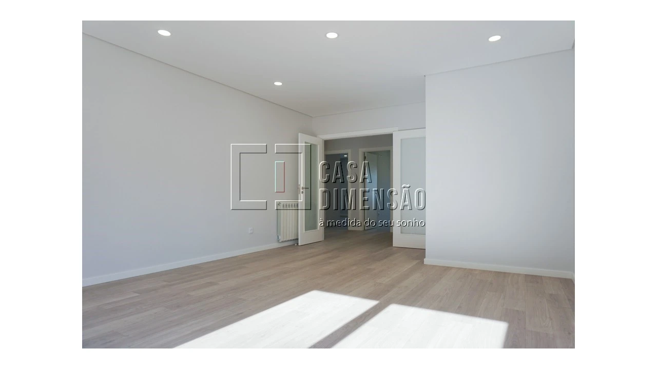 Apartamento T2 para Venda em Venteira Foto 4