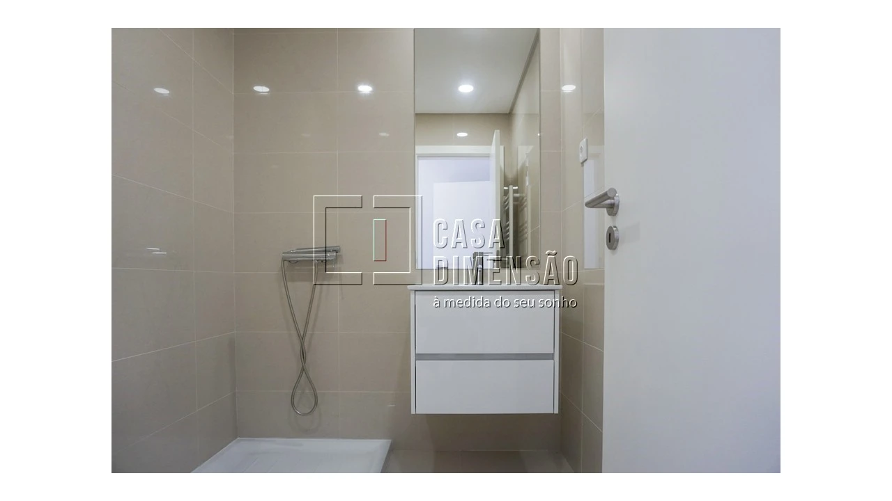 Apartamento T2 para Venda em Venteira Foto 21