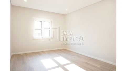 Apartamento T2 para Venda em Venteira