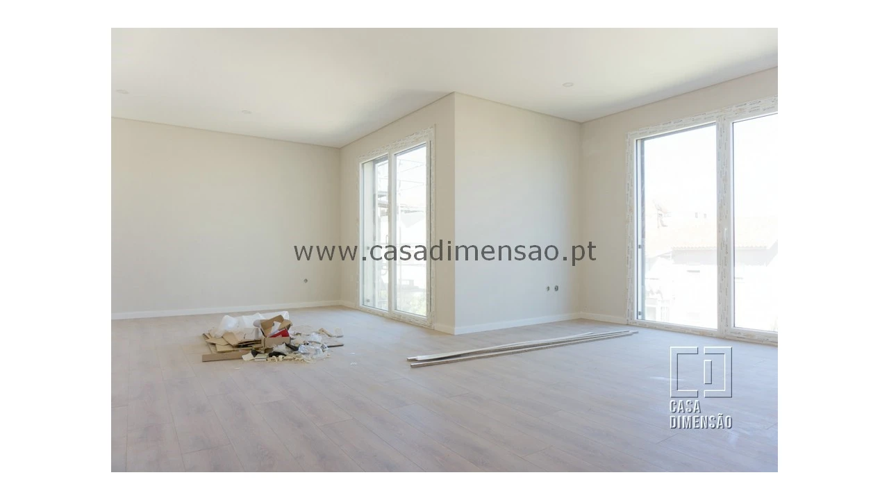 Apartamento T2 para Venda em São Domingos de Rana Foto 1