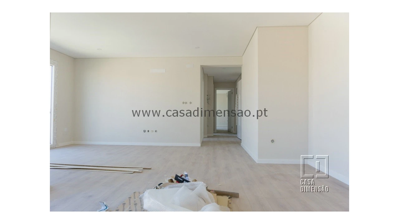 Apartamento T2 para Venda em São Domingos de Rana Foto 4