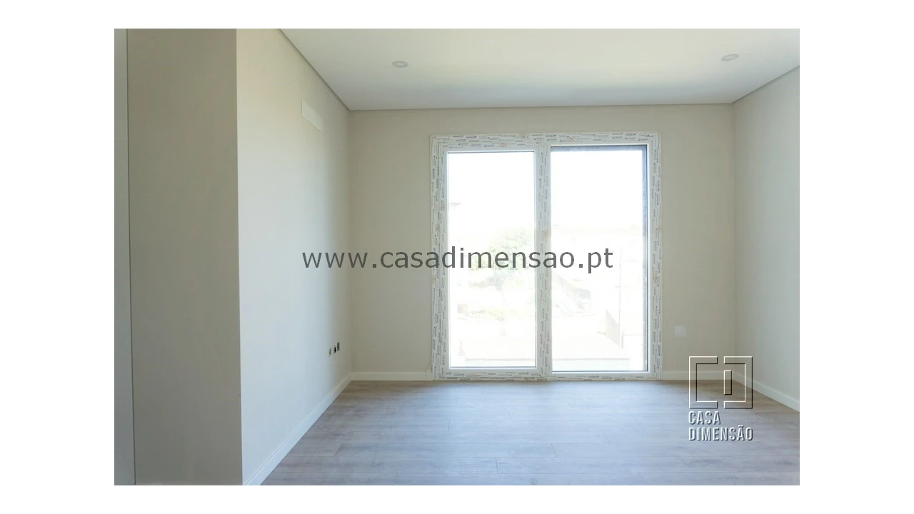 Apartamento T2 para Venda em São Domingos de Rana Foto 21